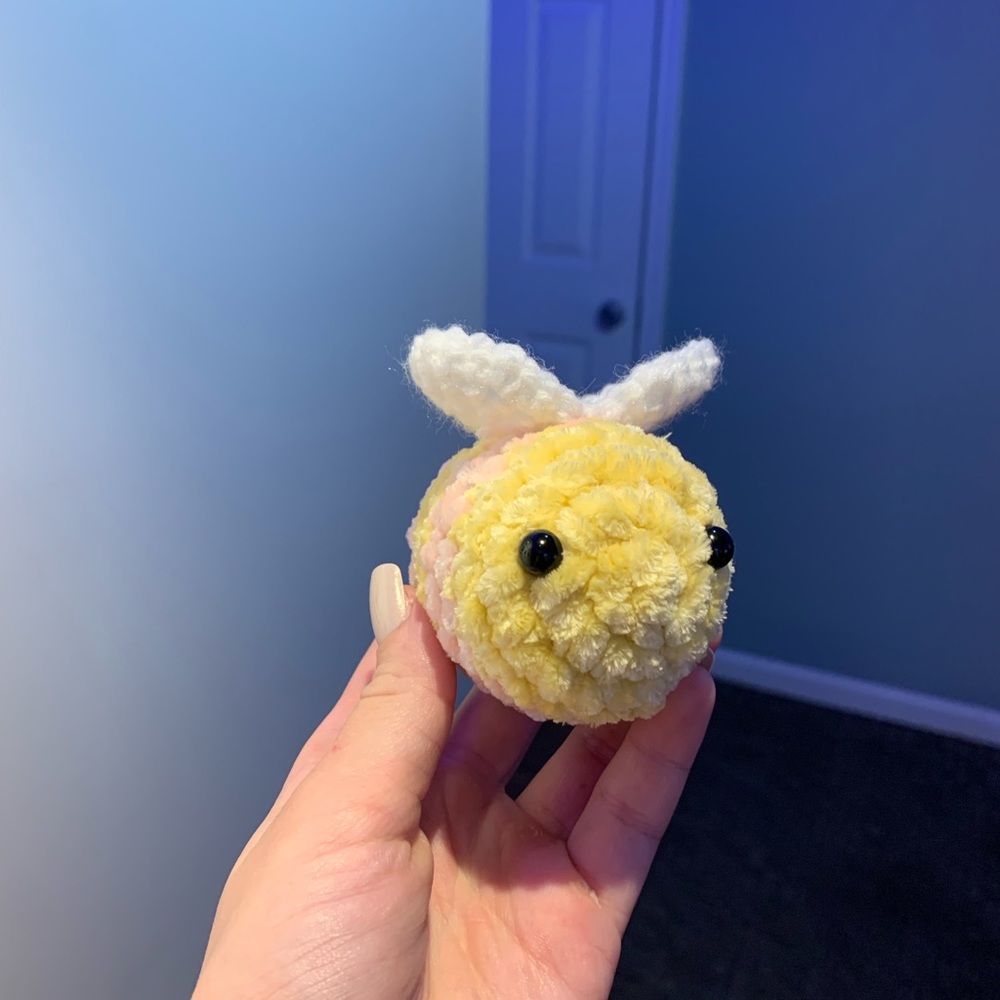 mini pink lemonade bee